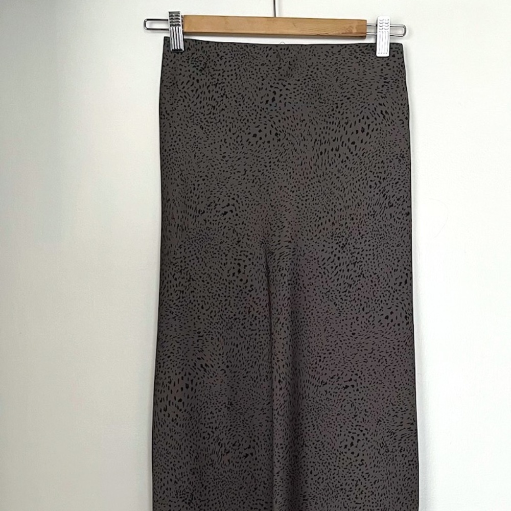 Aritzia Babaton Midi Skirt